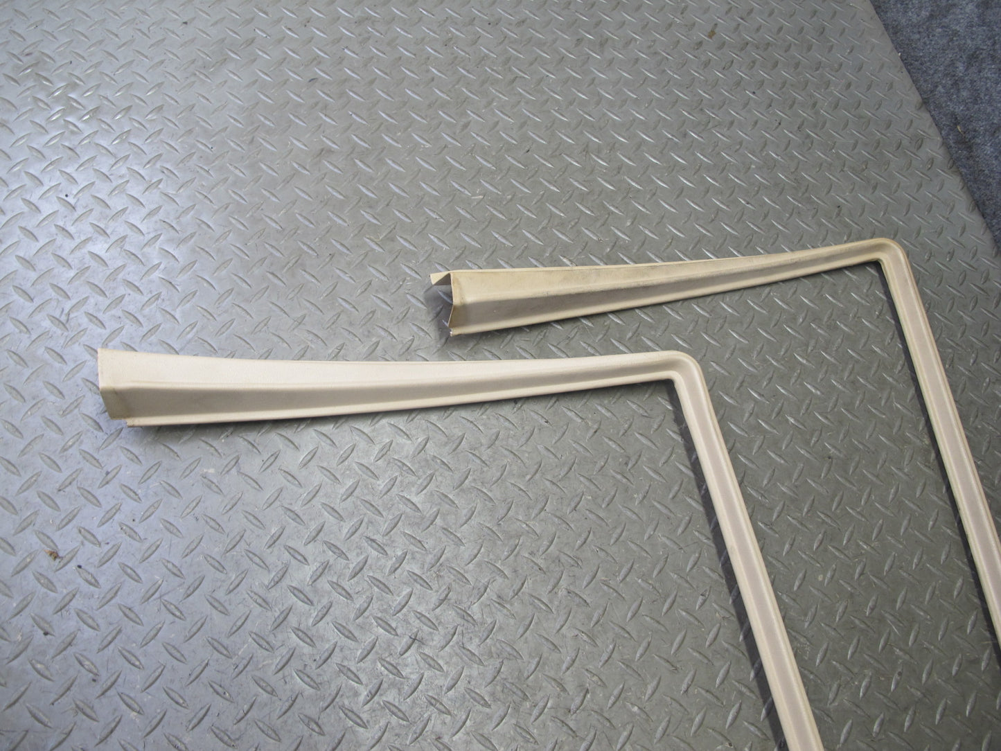 94-95 Mercedes W124 300D Sedan Set of 4 Front & Rear Door Window Frame Trim OEM