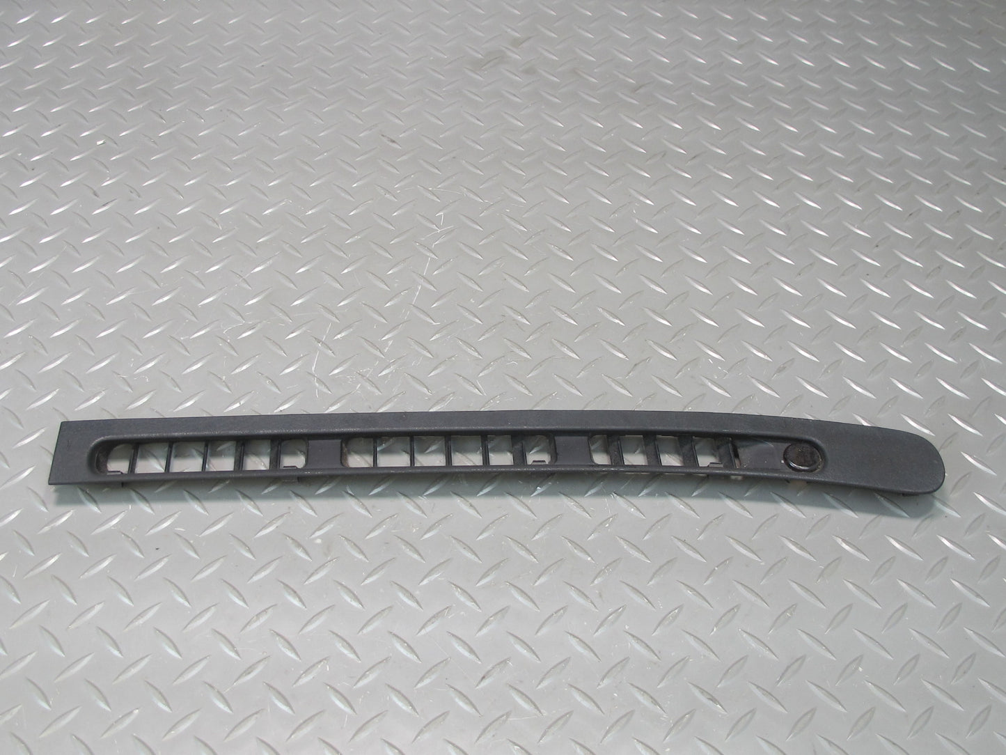 90-95 Nissan Z32 300ZX Dash Front Windshield Defrost Air Vent Grille Set OEM