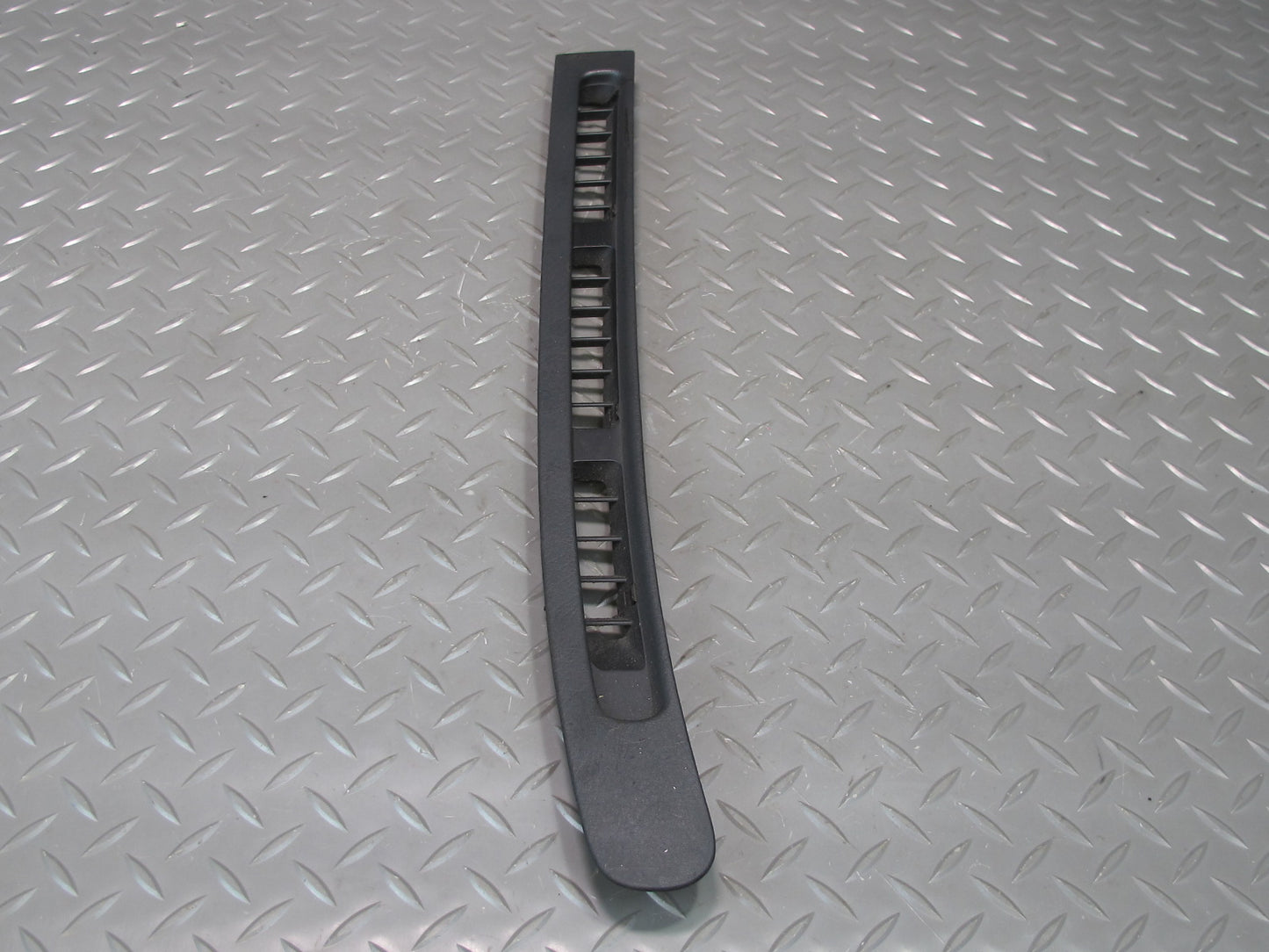 90-95 Nissan Z32 300ZX Dash Front Windshield Defrost Air Vent Grille Set OEM