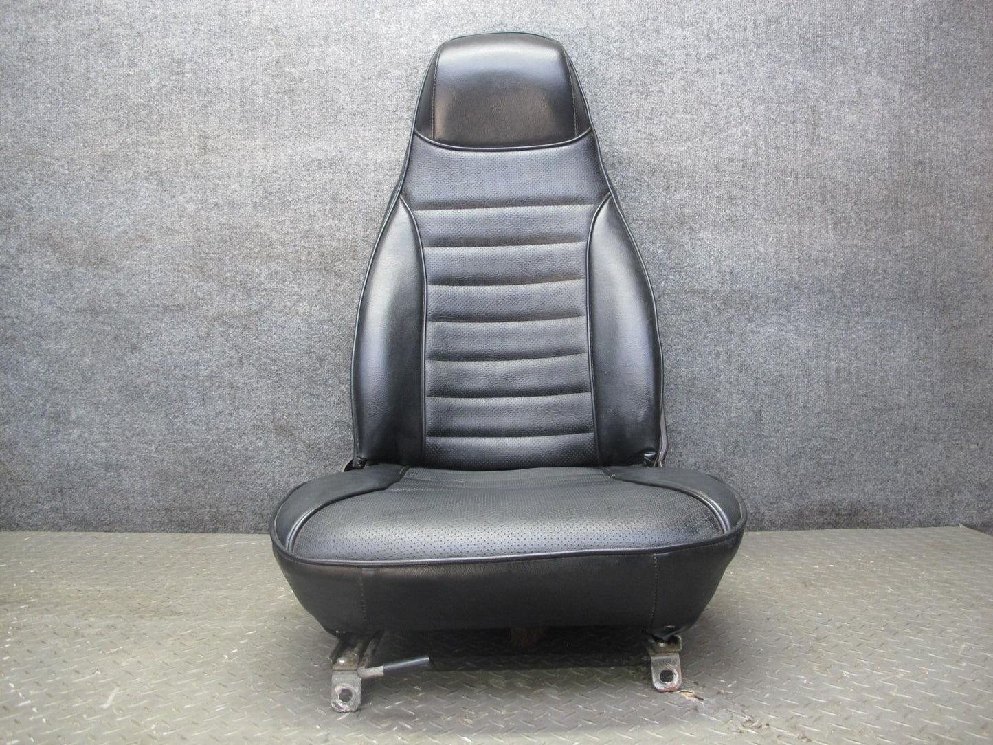 77-78 Datsun S30 280Z Set of 2 Front Left & Right Leather Seat Black OEM
