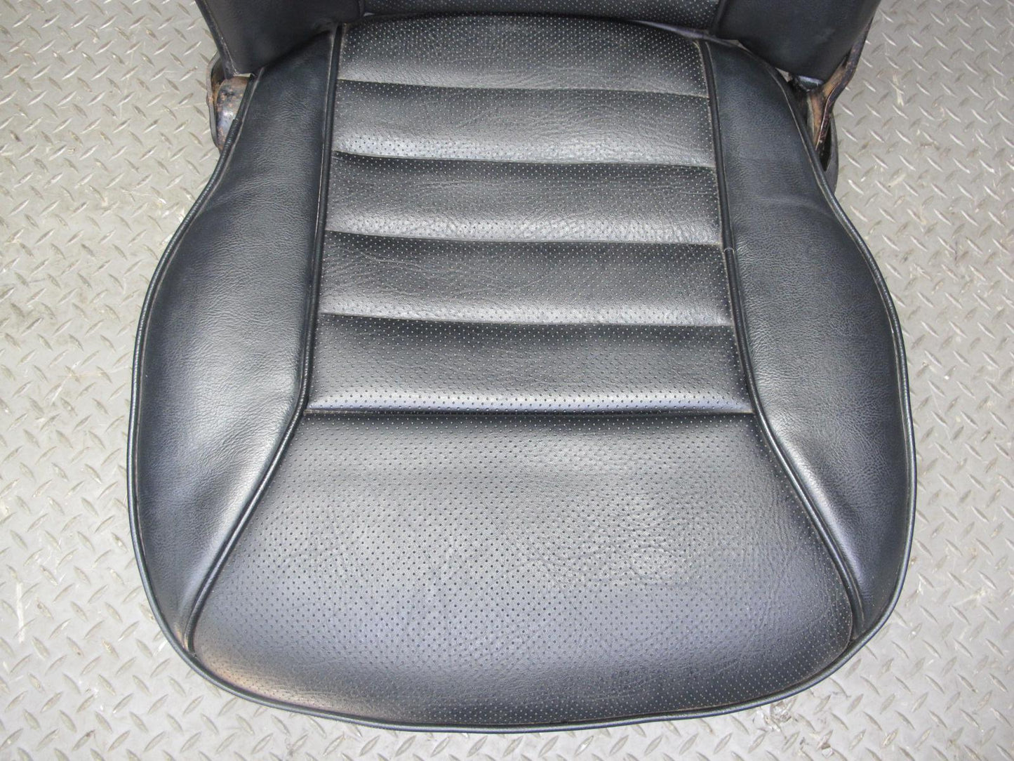 77-78 Datsun S30 280Z Set of 2 Front Left & Right Leather Seat Black OEM