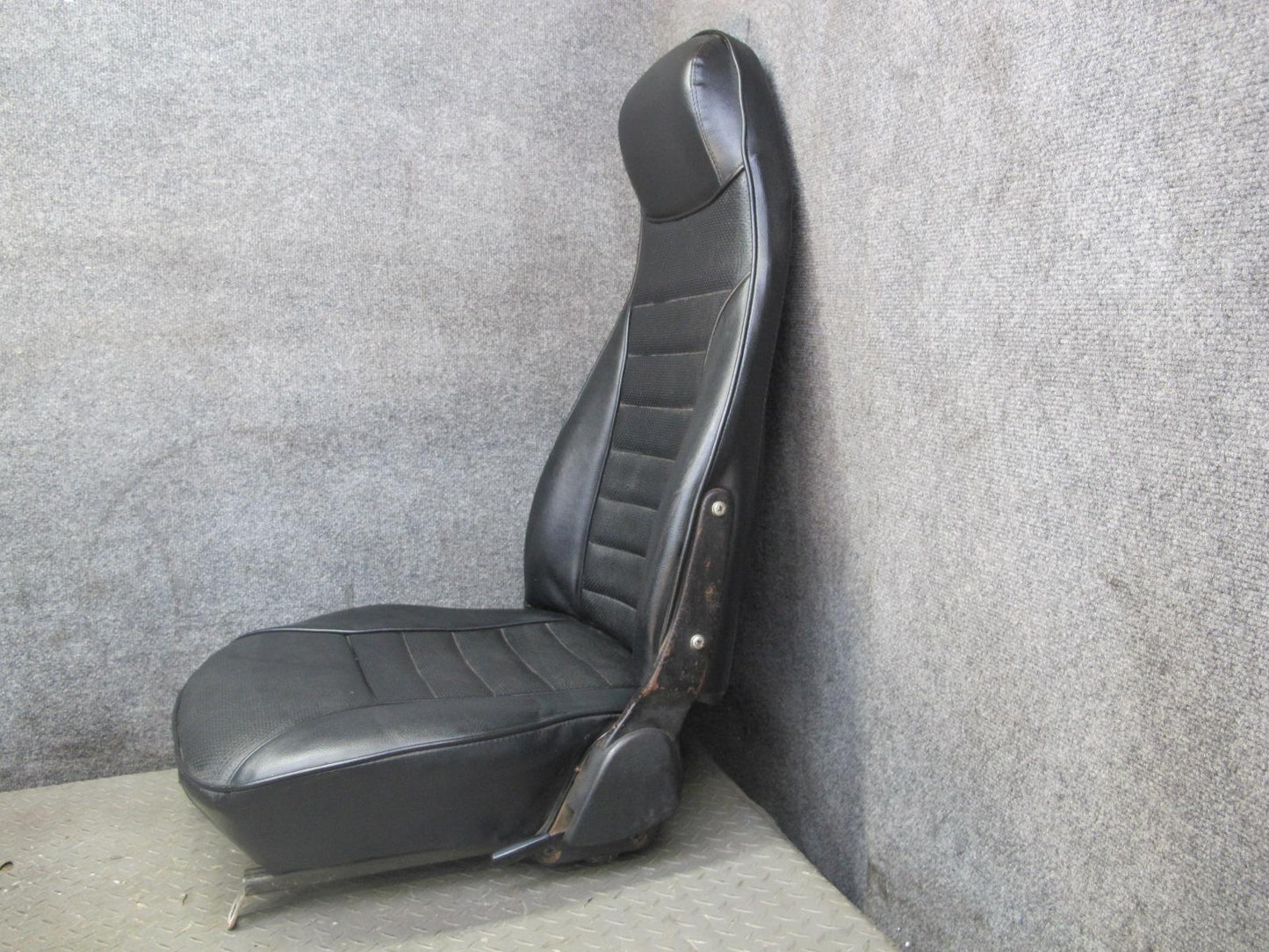 77-78 Datsun S30 280Z Set of 2 Front Left & Right Leather Seat Black OEM
