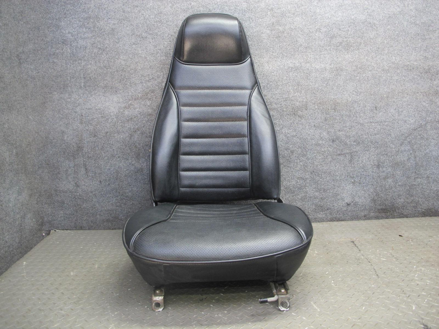 77-78 Datsun S30 280Z Set of 2 Front Left & Right Leather Seat Black OEM