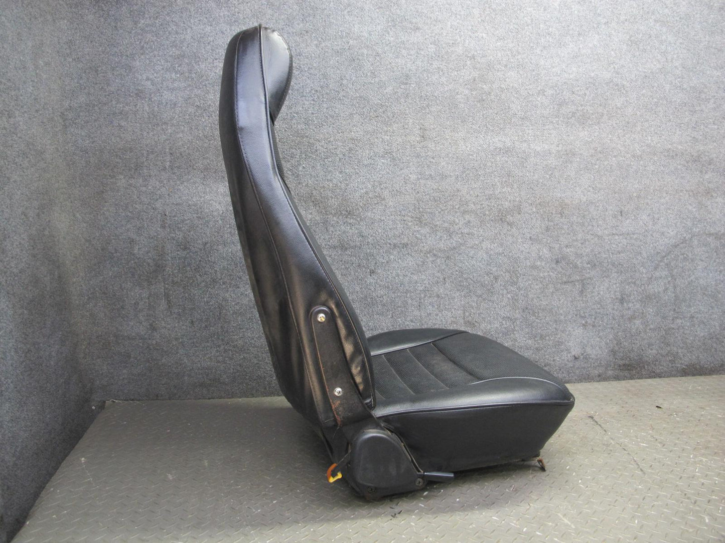 77-78 Datsun S30 280Z Set of 2 Front Left & Right Leather Seat Black OEM