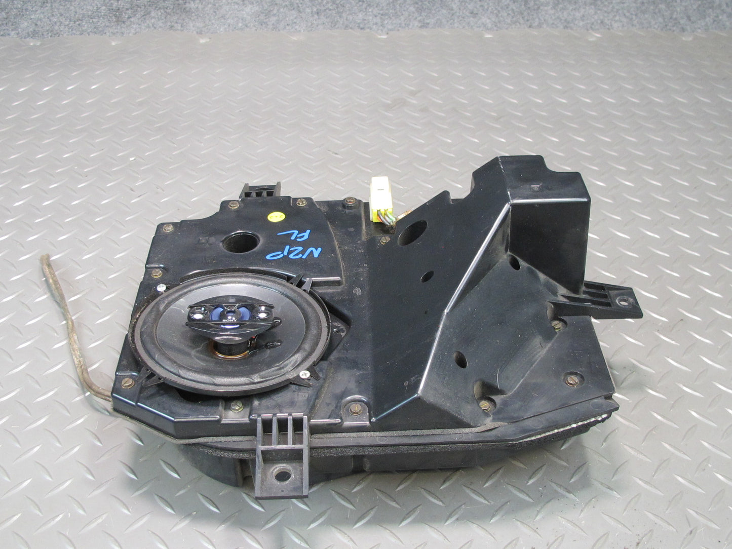 90-96 Nissan Z32 300ZX 2+2 Front Left & Right Door Sony Speaker w Housing Set