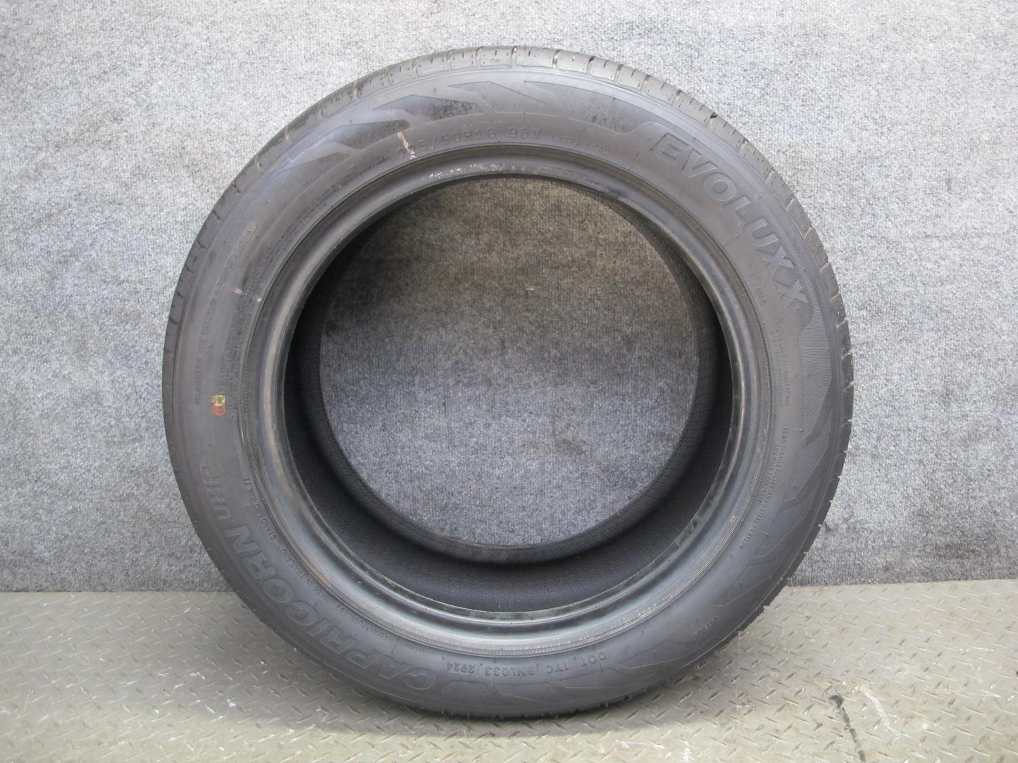 Evoluxx Capricorn UHP ALL Season Tire 225/50 R16 96V 2924 8/32 Tread