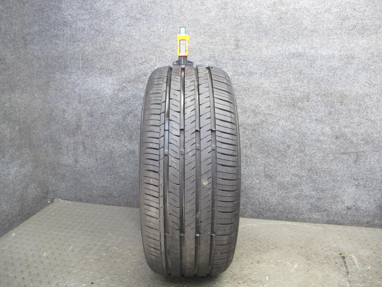 Evoluxx Capricorn UHP ALL Season Tire 225/50 R16 96V 2924 8/32 Tread