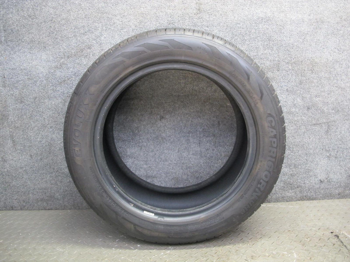 Evoluxx Capricorn UHP ALL Season Tire 225/50 R16 96V 2924 8/32 Tread