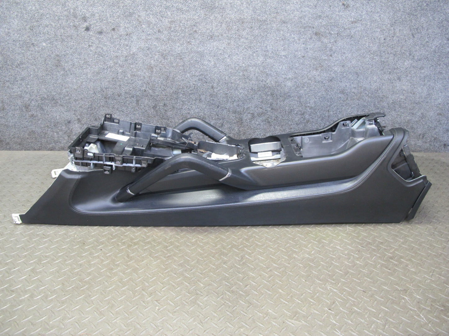 2011-2018 Porsche Cayenne 958 Front Dash Center Console Frame Panel Assembly