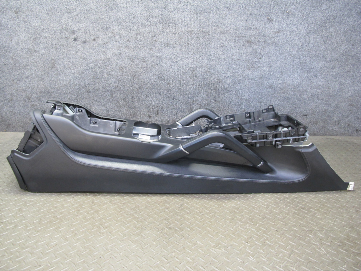 2011-2018 Porsche Cayenne 958 Front Dash Center Console Frame Panel Assembly