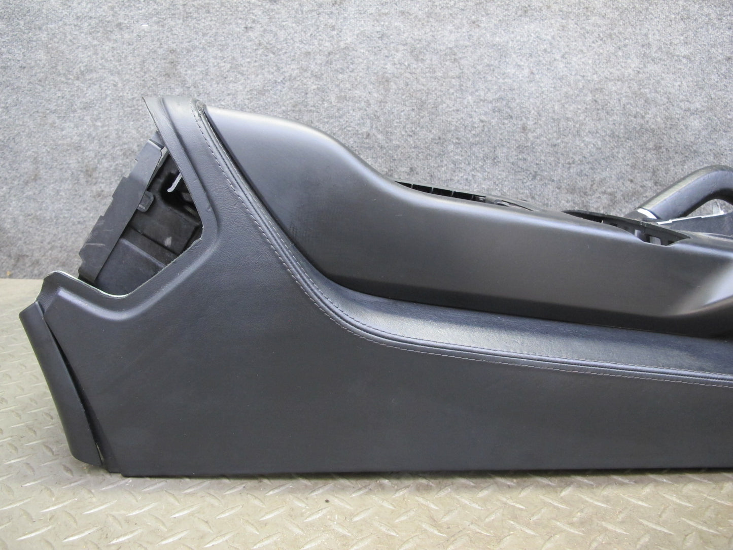 2011-2018 Porsche Cayenne 958 Front Dash Center Console Frame Panel Assembly