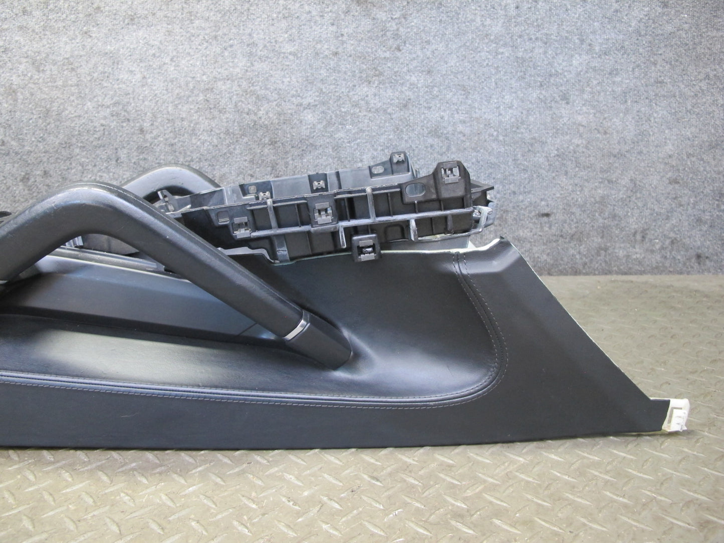 2011-2018 Porsche Cayenne 958 Front Dash Center Console Frame Panel Assembly