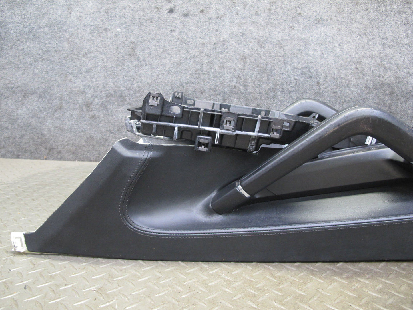 2011-2018 Porsche Cayenne 958 Front Dash Center Console Frame Panel Assembly