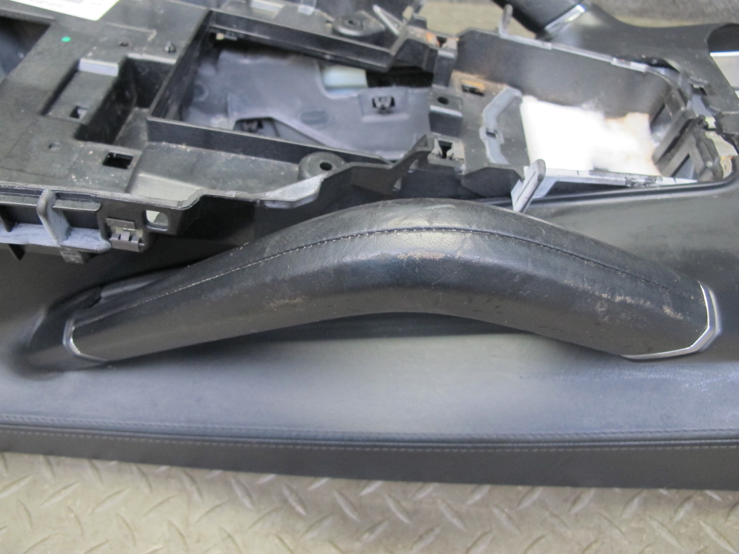 2011-2018 Porsche Cayenne 958 Front Dash Center Console Frame Panel Assembly