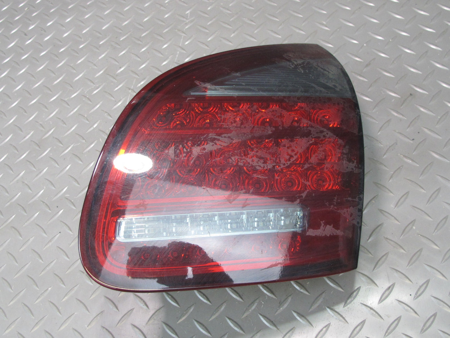 2011-2014 Porsche Cayenne 958 Rear Right Passenger Side Inner Tail Light Lamp