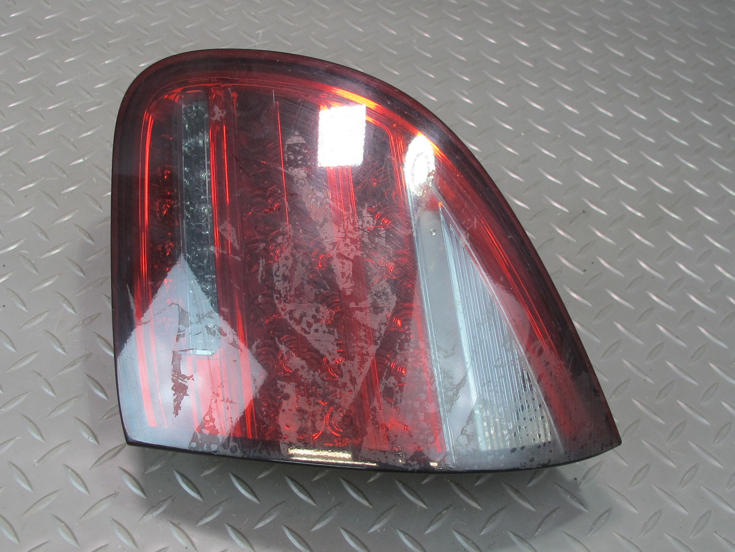 2011-2014 Porsche Cayenne 958 Rear Right Passenger Side Inner Tail Light Lamp