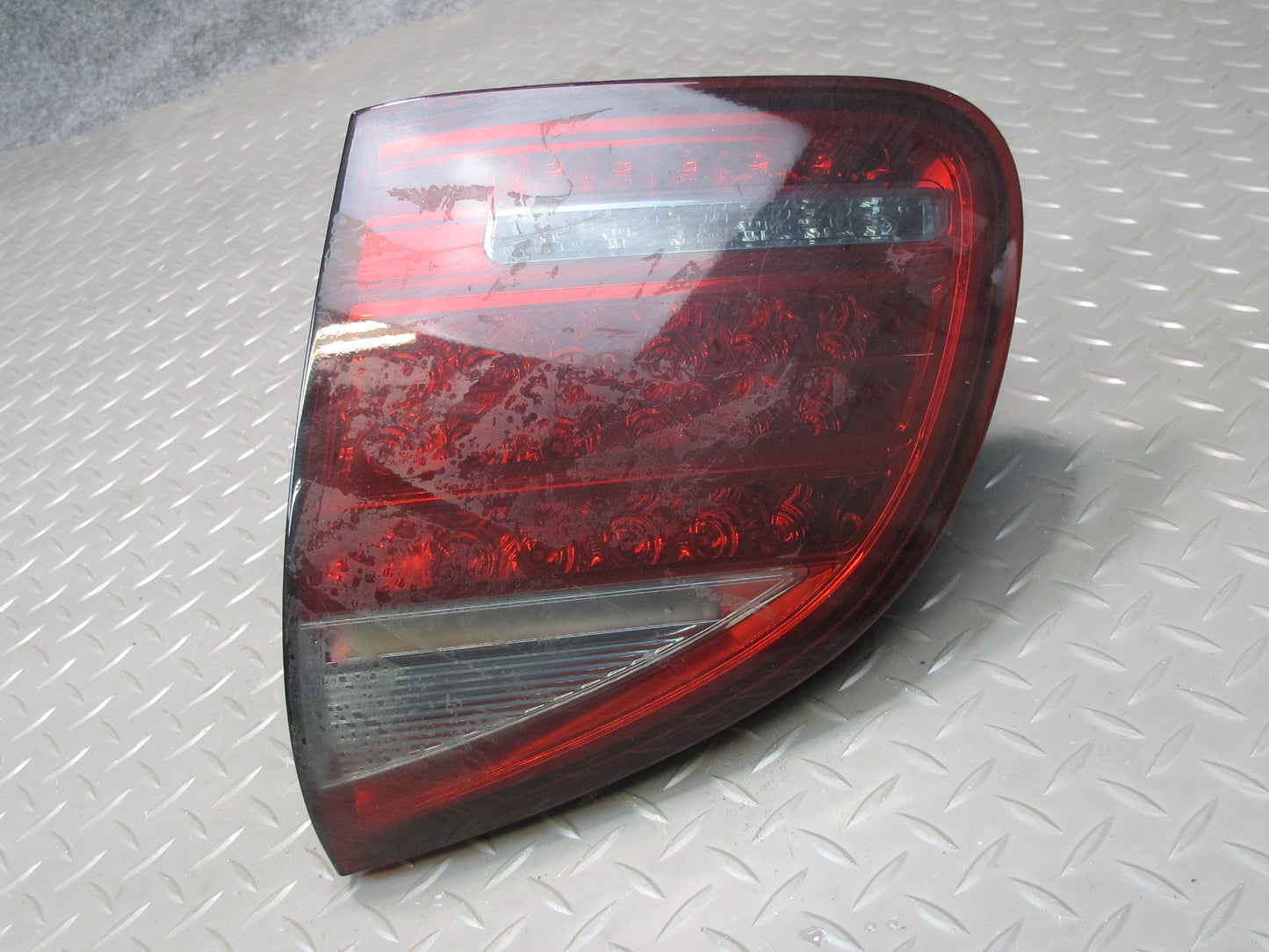2011-2014 Porsche Cayenne 958 Rear Right Passenger Side Inner Tail Light Lamp