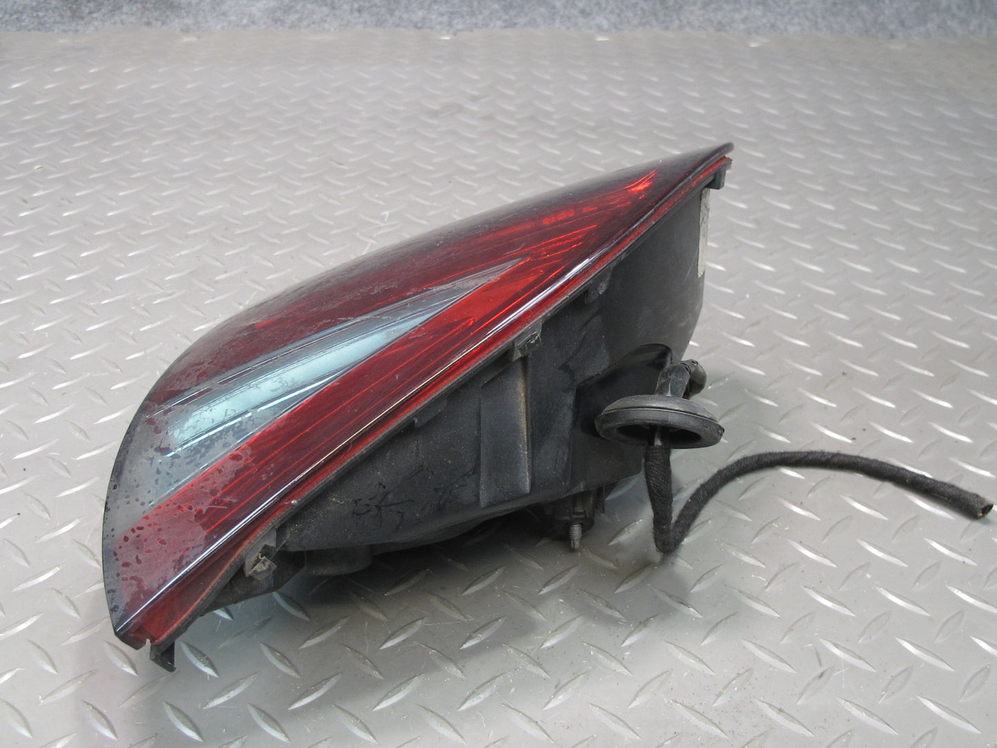 2011-2014 Porsche Cayenne 958 Rear Right Passenger Side Inner Tail Light Lamp