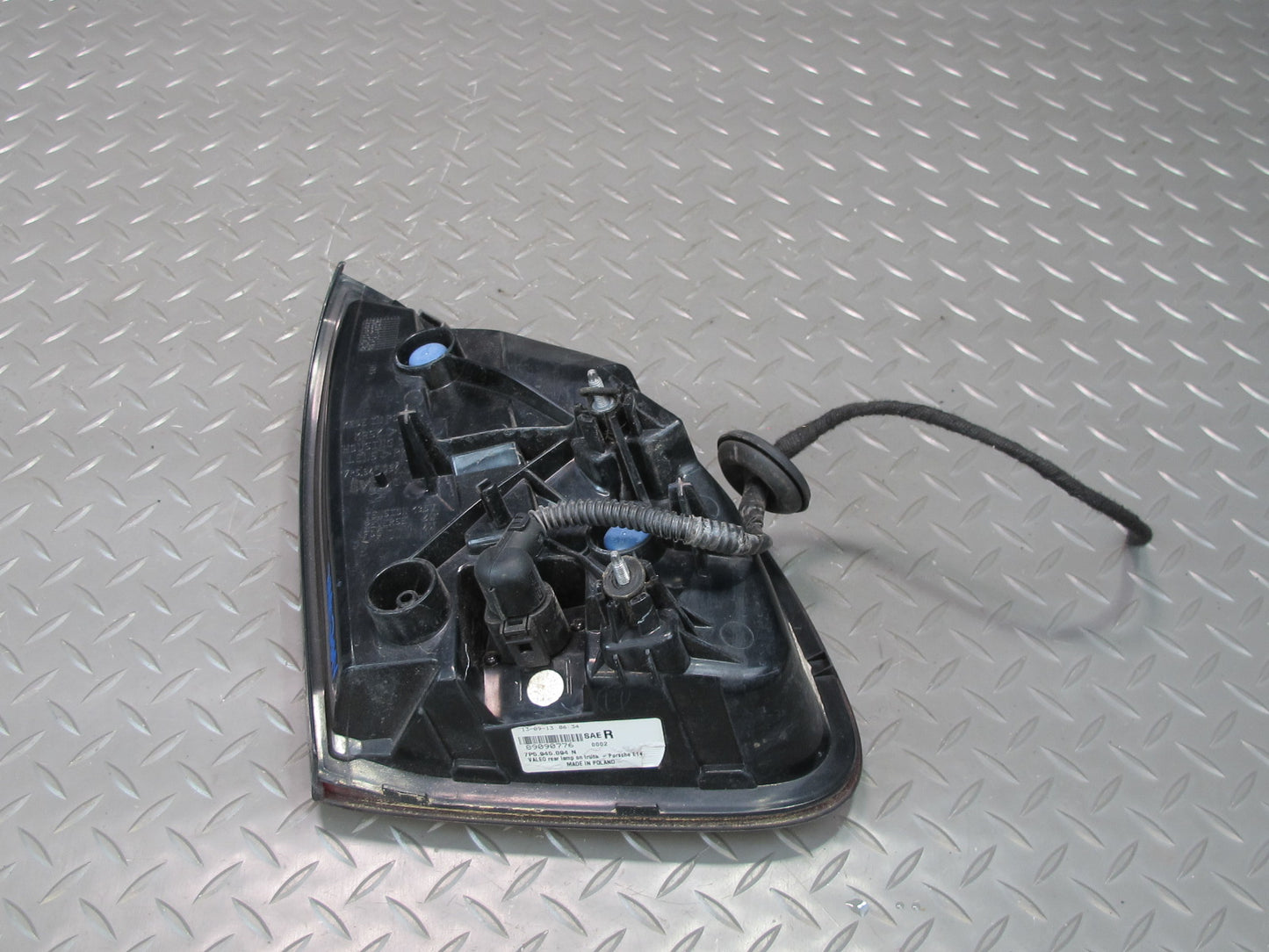 2011-2014 Porsche Cayenne 958 Rear Right Passenger Side Inner Tail Light Lamp