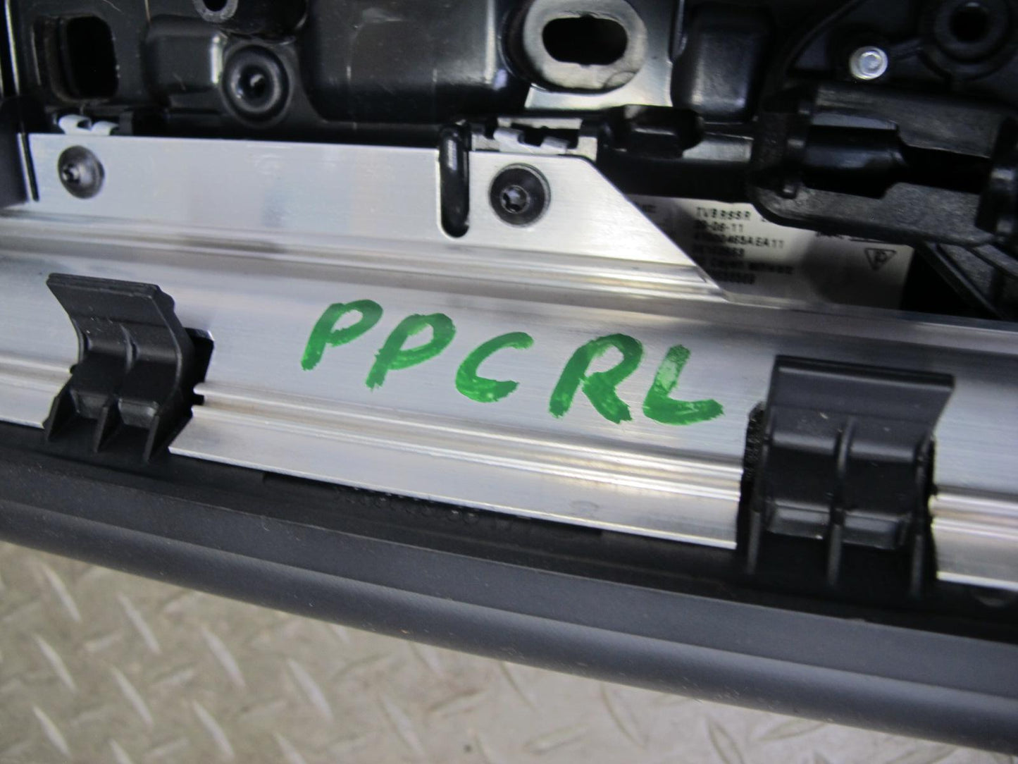 11-18 Porsche Cayenne 958 Rear Left Right Side Interior Door Panel W/ Shade Set