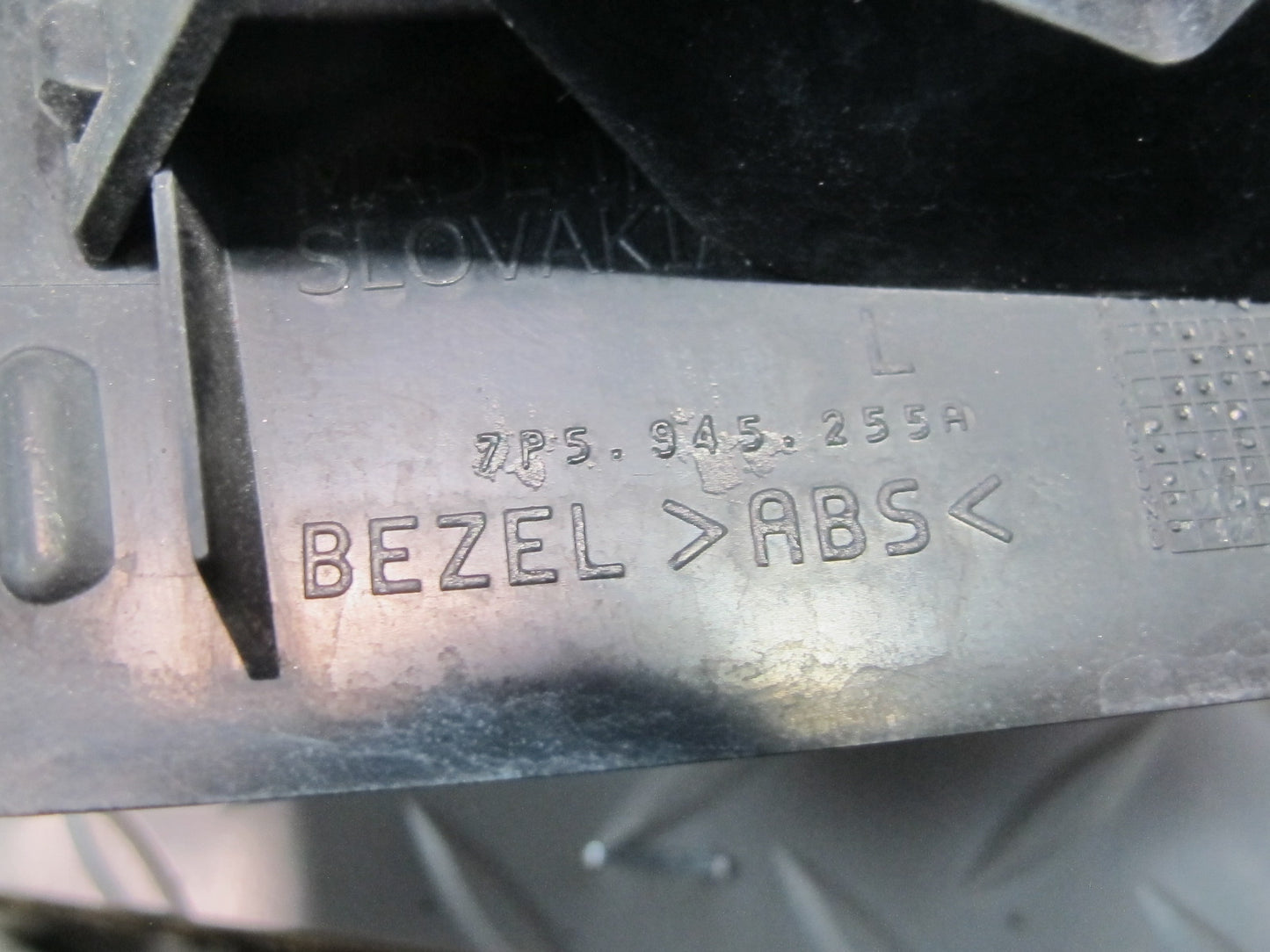 2011-2014 Porsche Cayenne 958 Rear Left Drvier Side Outer Tail Light Lamp