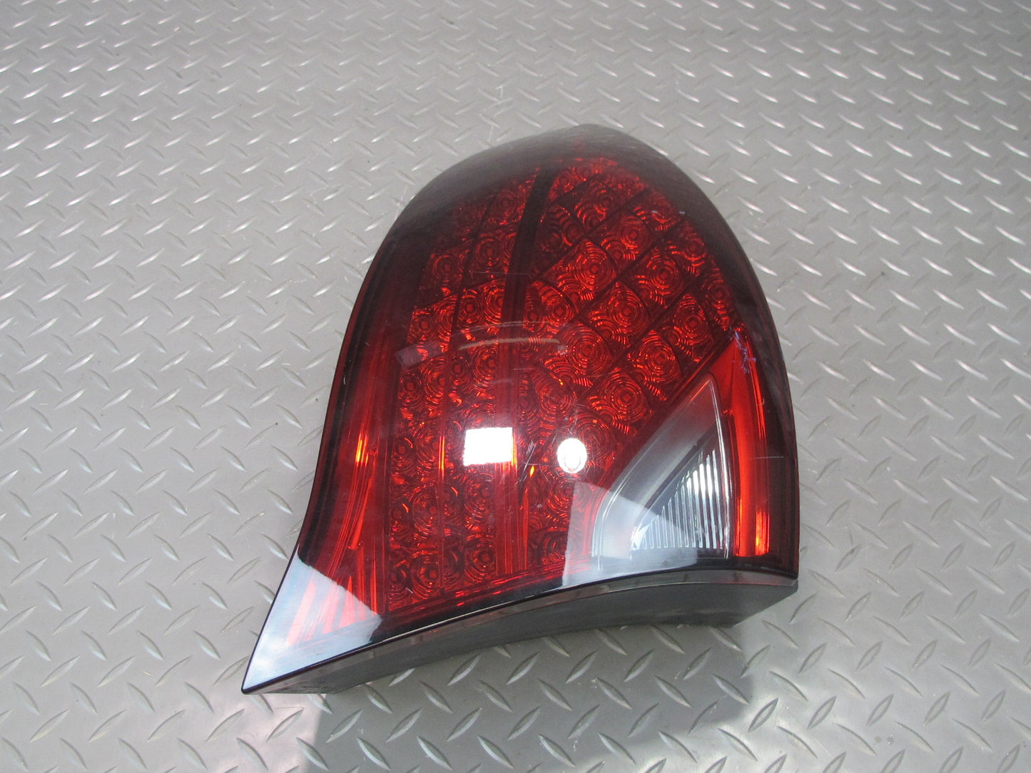 2011-2014 Porsche Cayenne 958 Rear Left Drvier Side Outer Tail Light Lamp