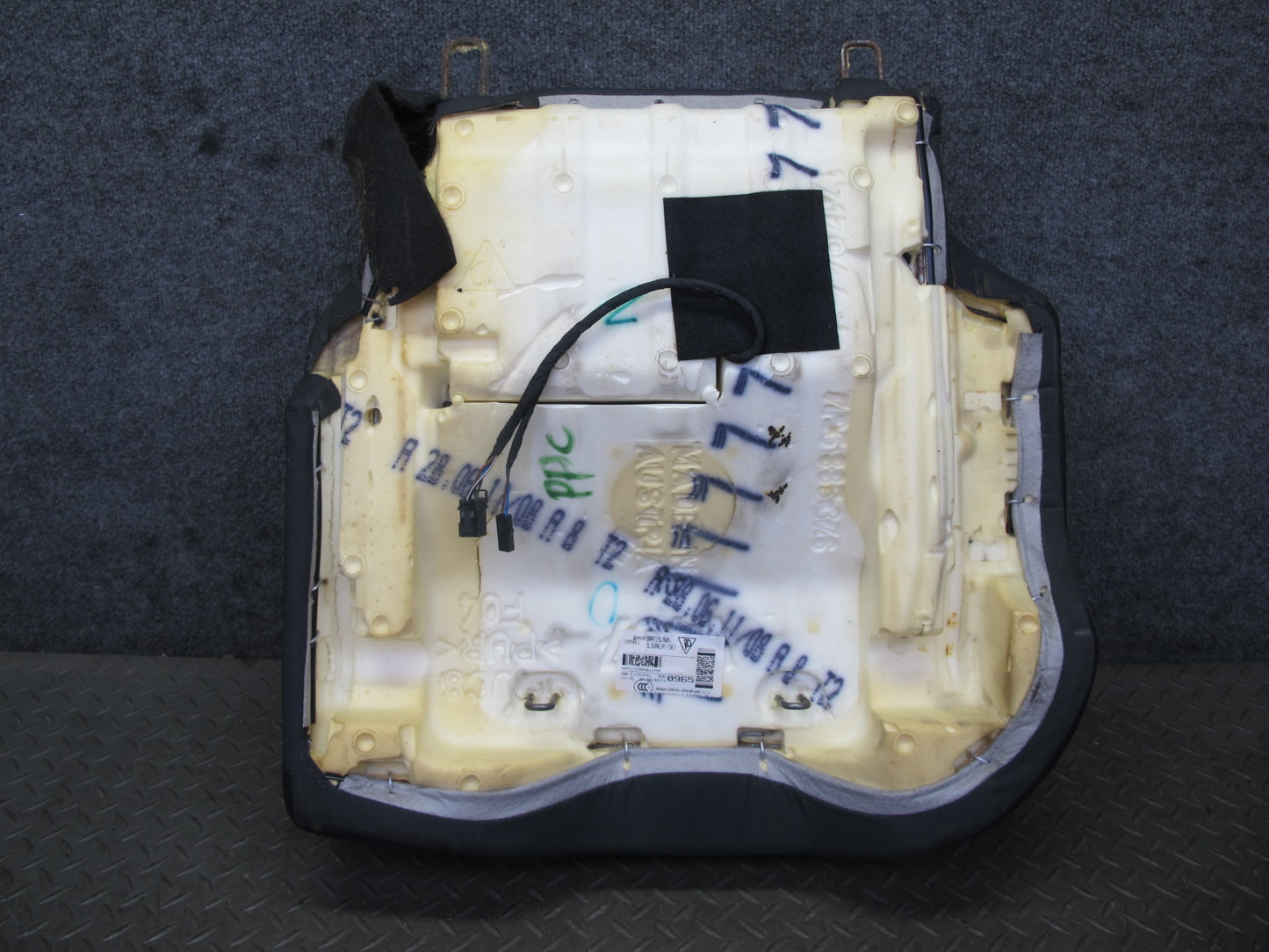 2011-2018 Porsche Cayenne 958 Rear Seat Right Side Lower Leather Cushion Black