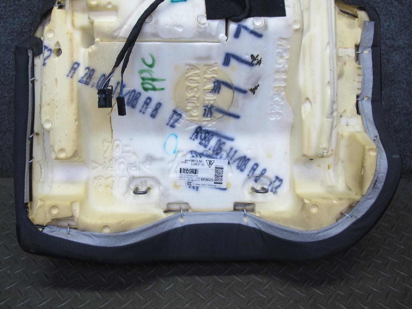 2011-2018 Porsche Cayenne 958 Rear Seat Right Side Lower Leather Cushion Black