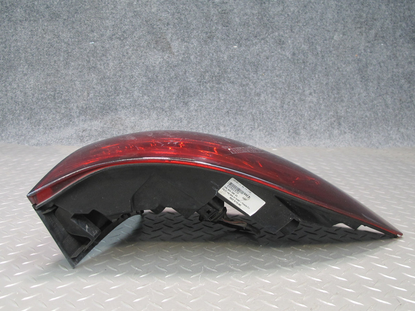 2011-2014 Porsche Cayenne 958 Rear Right Passenger Side Outer Tail Light Lamp