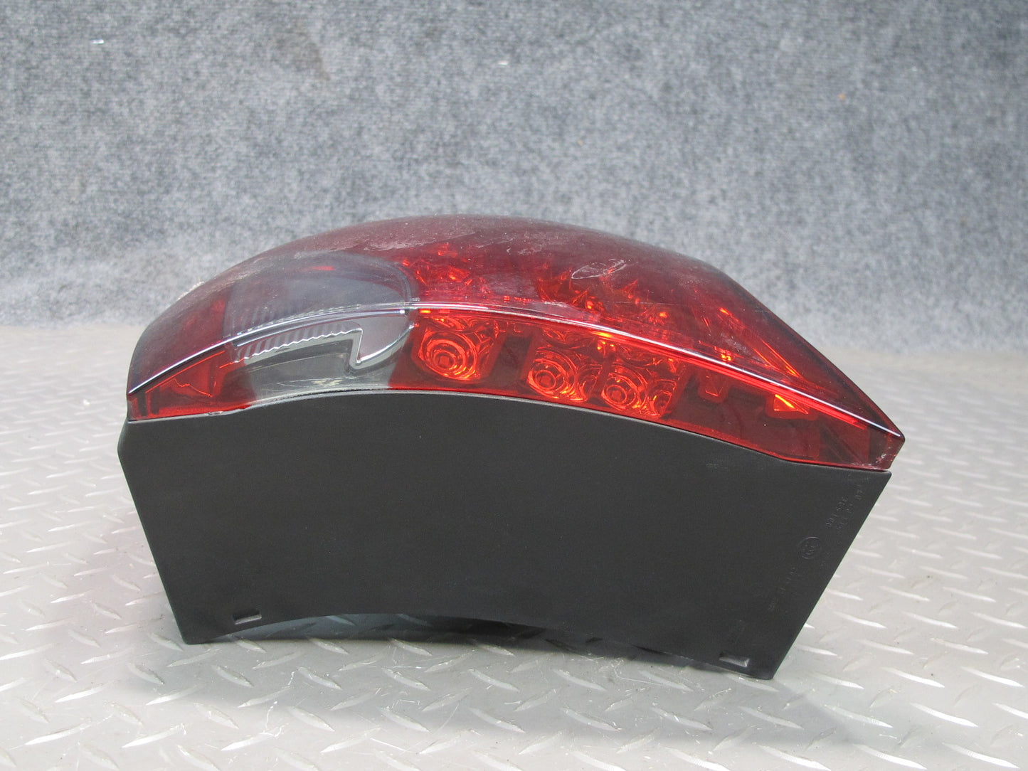2011-2014 Porsche Cayenne 958 Rear Right Passenger Side Outer Tail Light Lamp