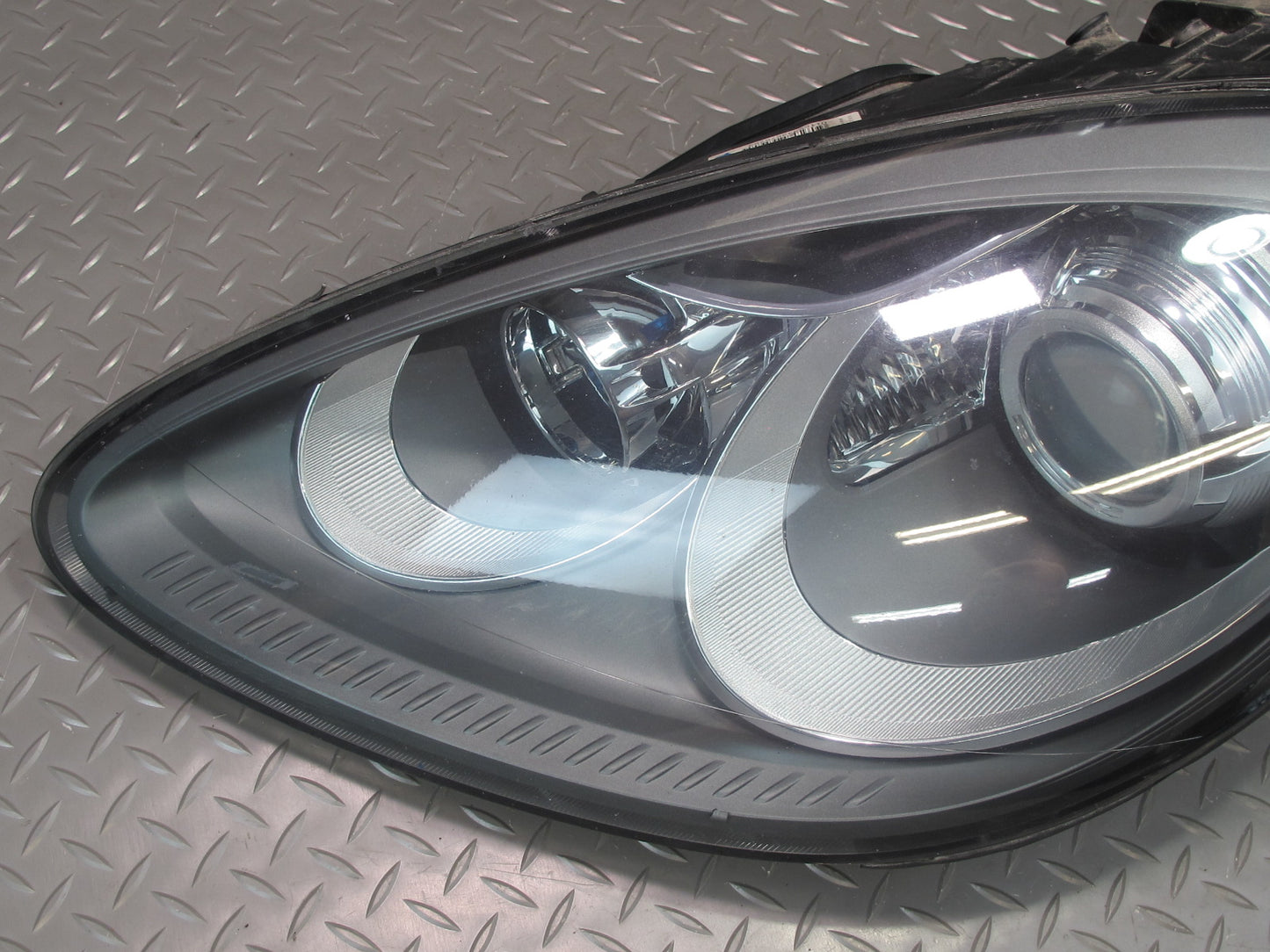 2011-2014 Porsche Cayenne 958 Front Left Xenon AFS HID Headlight Lamp