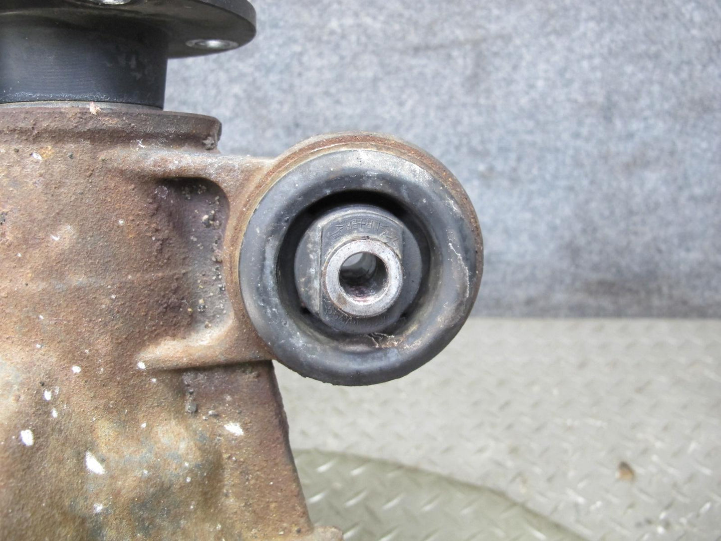 11-20 Nissan Z34 370Z M/T LSD Rear Differential Carrier 3.69 Ratio 98K Miles OEM