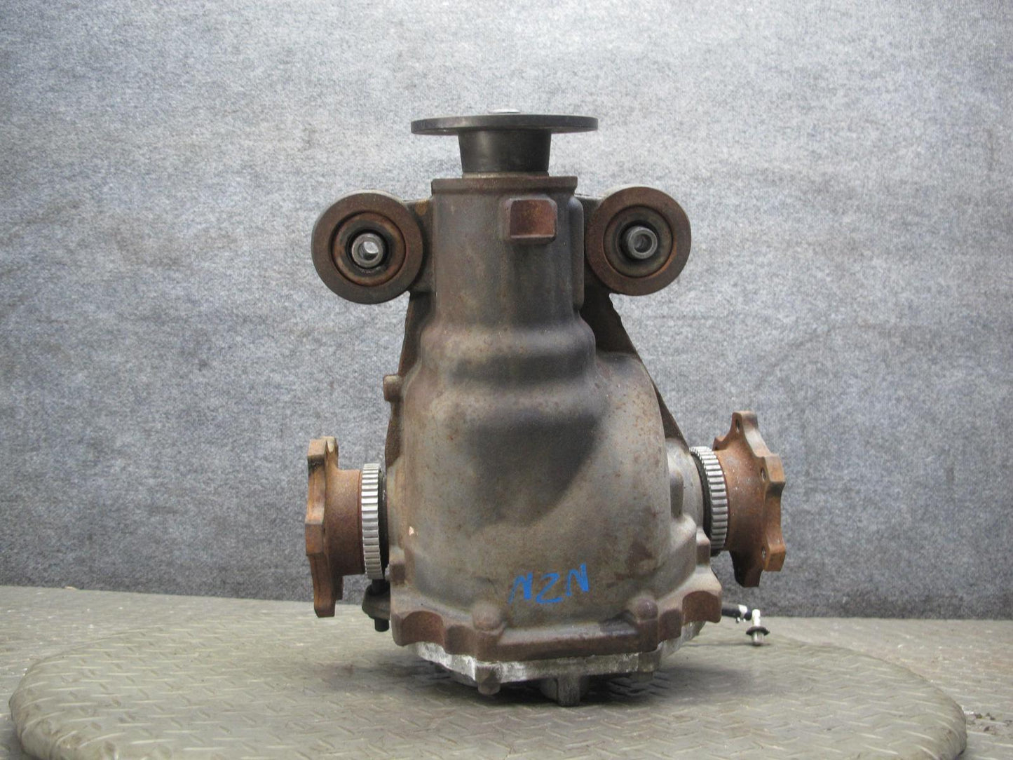 11-20 Nissan Z34 370Z M/T LSD Rear Differential Carrier 3.69 Ratio 98K Miles OEM