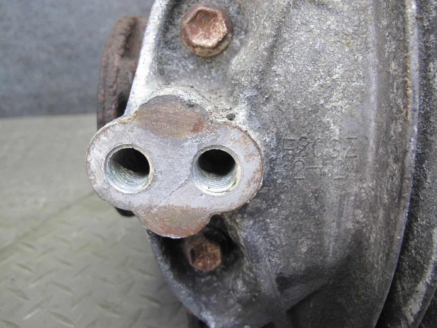 98-00 Lexus UZZ30L SC400 Rear Axle Differential Carrier 3.266 Ratio OEM