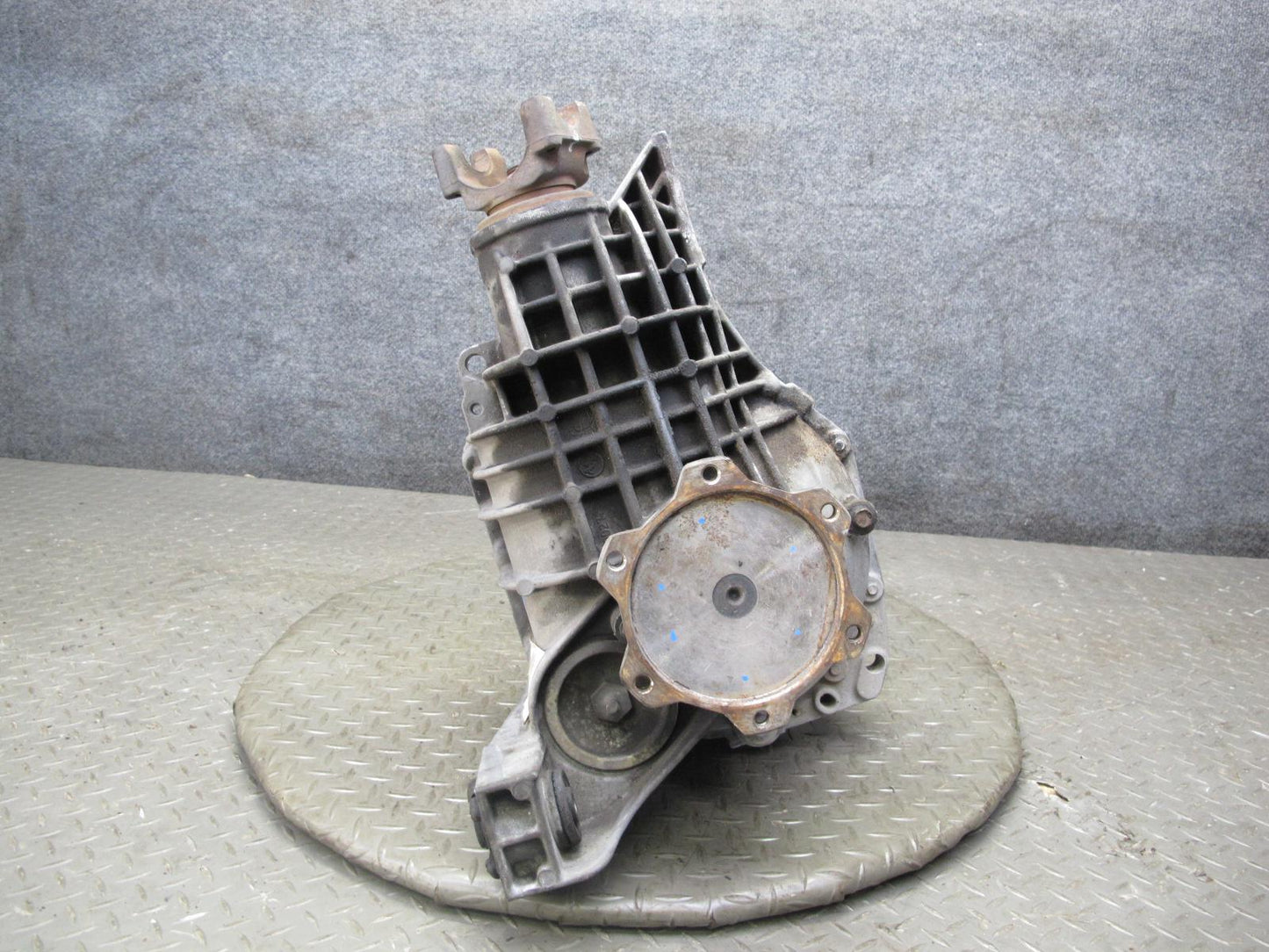 2008-2009 Hummer H2 4WD 4x4 Front Differential Carrier 3.73 Ratio