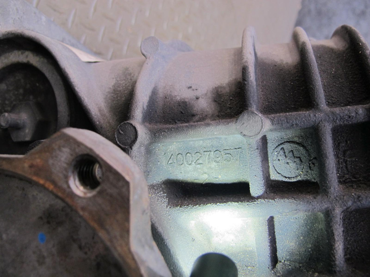 2008-2009 Hummer H2 4WD 4x4 Front Differential Carrier 3.73 Ratio