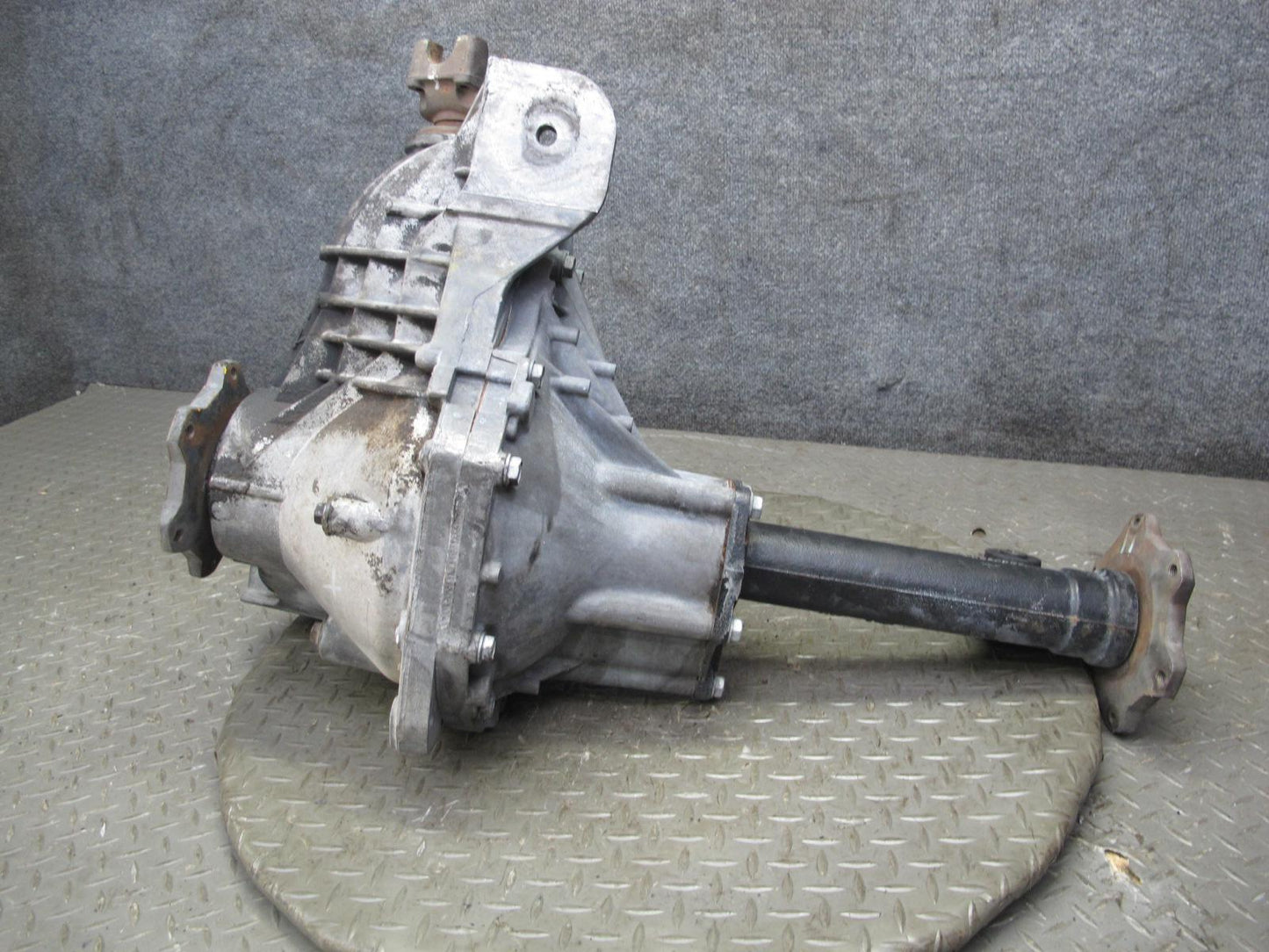2008-2009 Hummer H2 4WD 4x4 Front Differential Carrier 3.73 Ratio