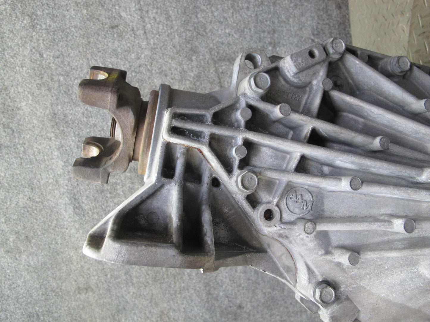 2008-2009 Hummer H2 4WD 4x4 Front Differential Carrier 3.73 Ratio