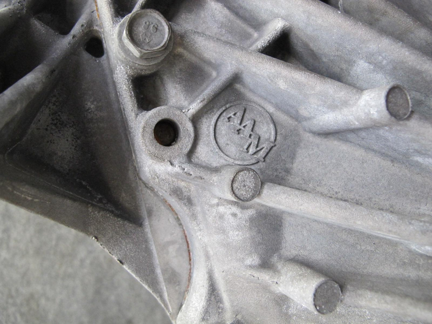 2008-2009 Hummer H2 4WD 4x4 Front Differential Carrier 3.73 Ratio