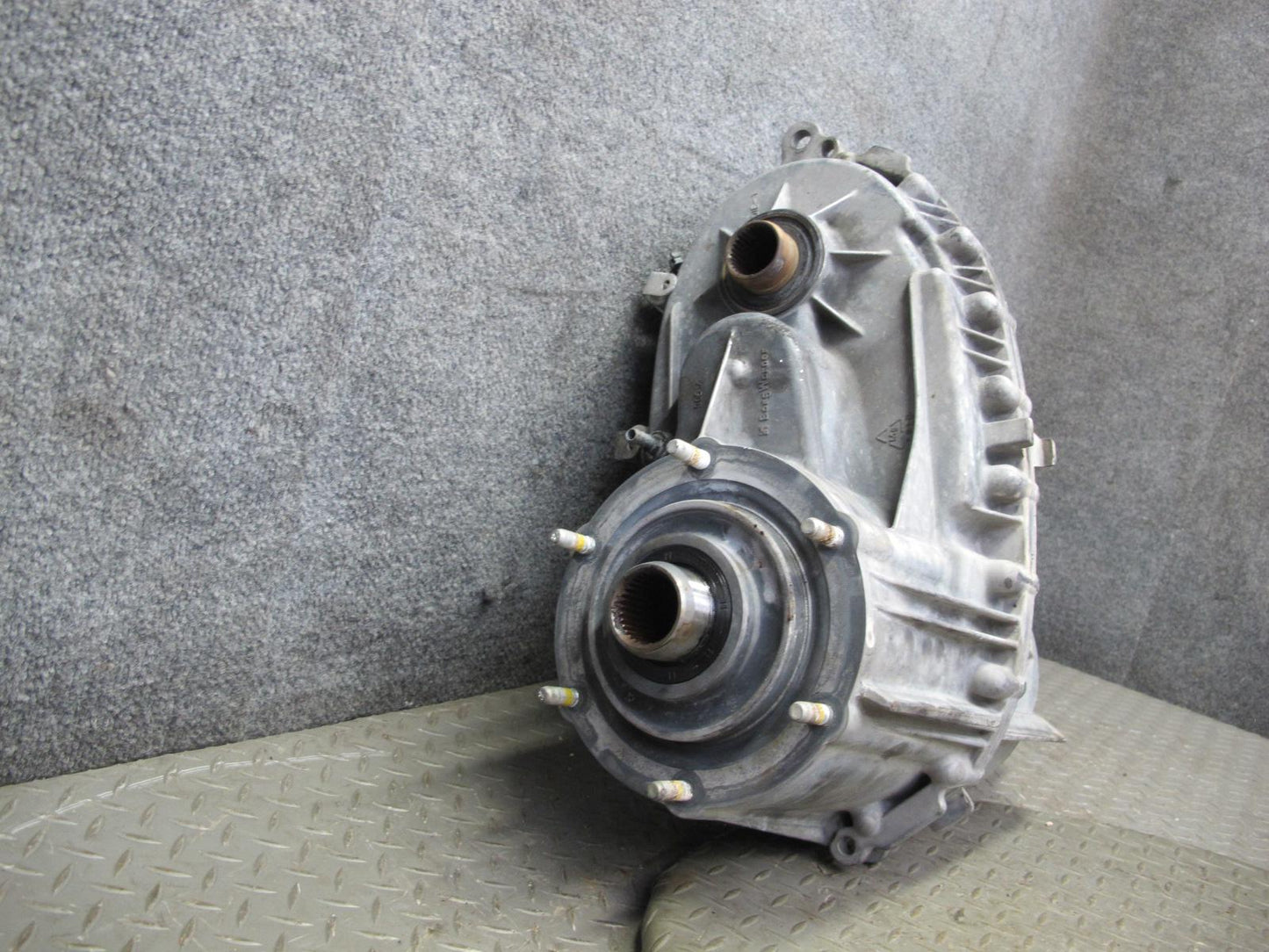 2008-2009 Hummer H2 Transfer Case Box w Motor