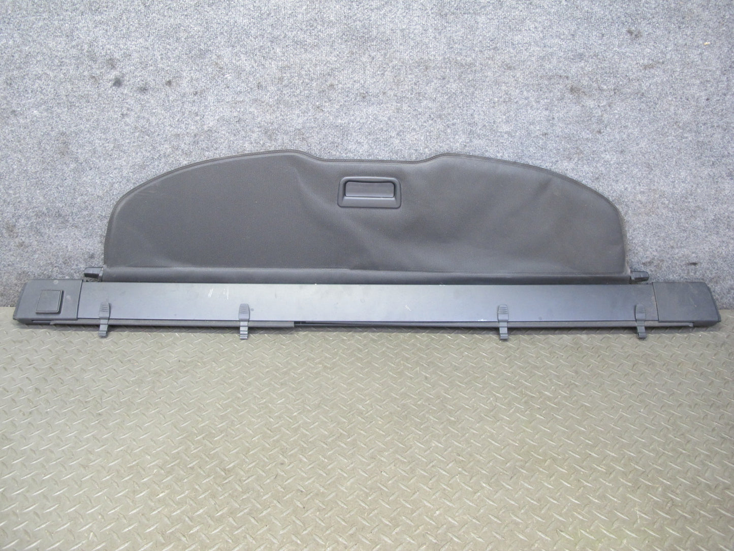 2011-2018 Porsche Cayenne 958 Rear Trunk Hatch Luggage Cargo Roller Cover