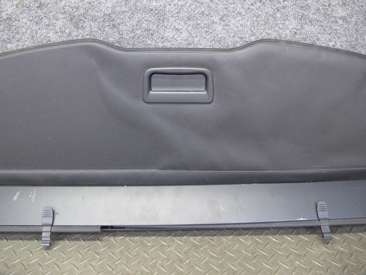 2011-2018 Porsche Cayenne 958 Rear Trunk Hatch Luggage Cargo Roller Cover