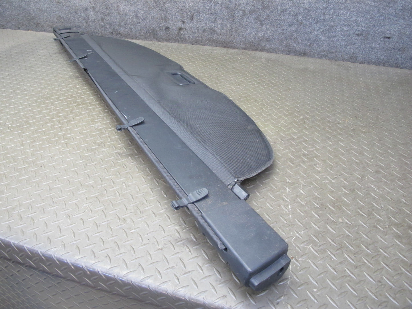 2011-2018 Porsche Cayenne 958 Rear Trunk Hatch Luggage Cargo Roller Cover