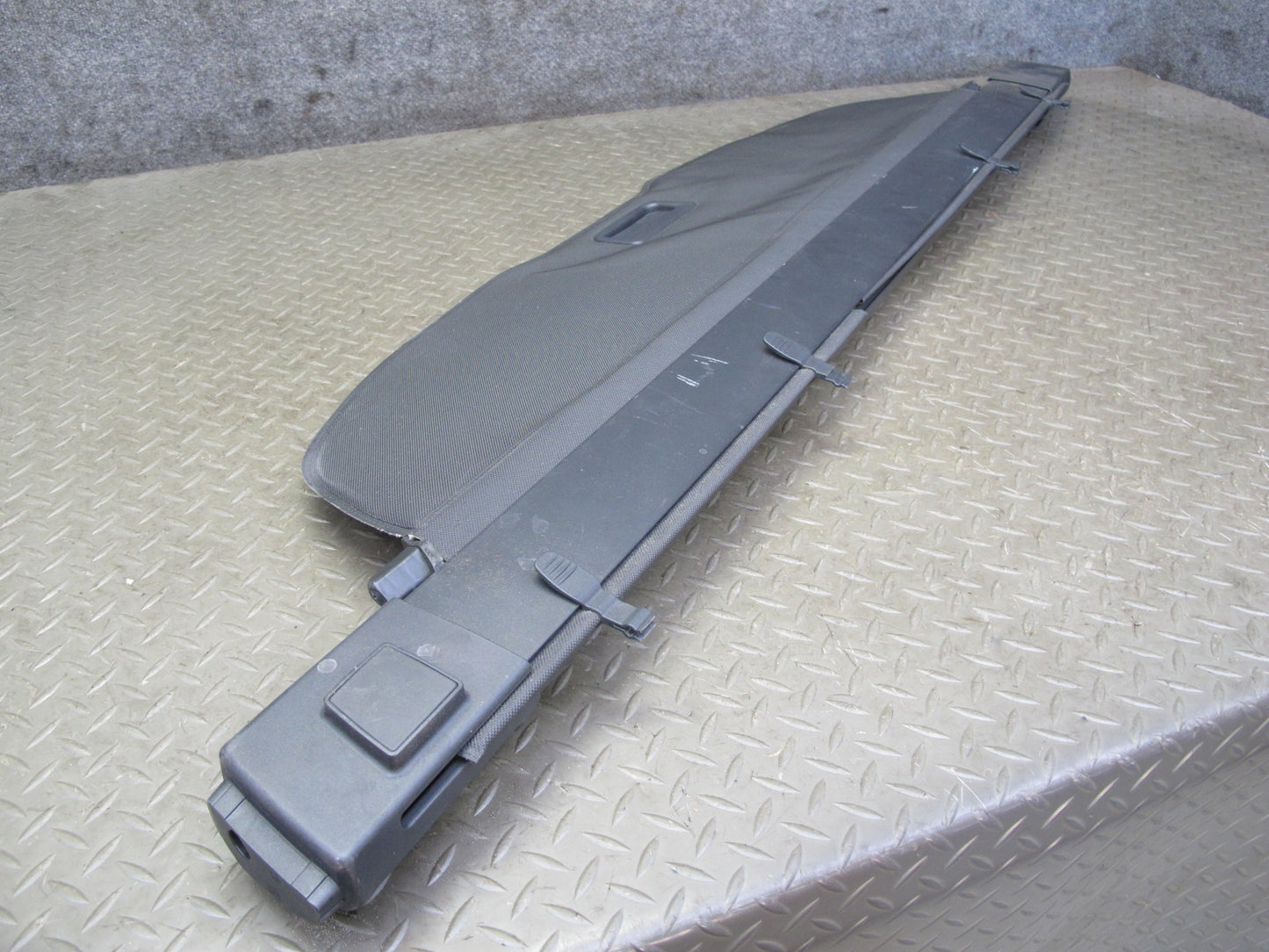 2011-2018 Porsche Cayenne 958 Rear Trunk Hatch Luggage Cargo Roller Cover