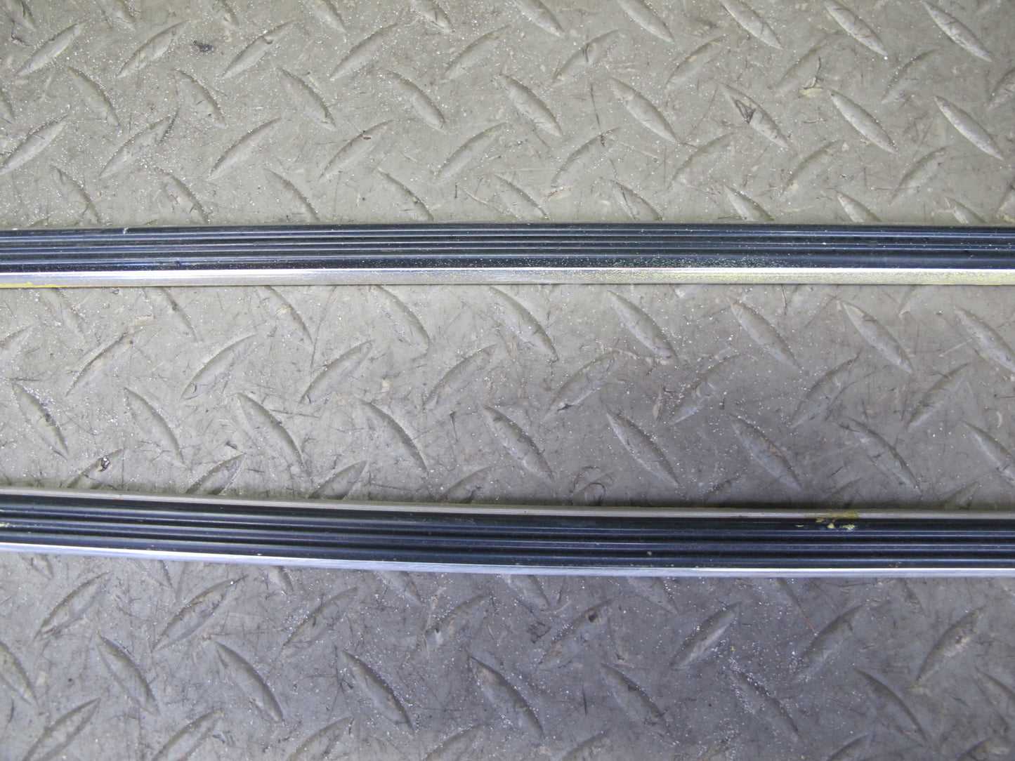 77-78 Datsun S30 280Z 2+2 Right Fender Door Quarter Chrome Trim Molding Set OEM