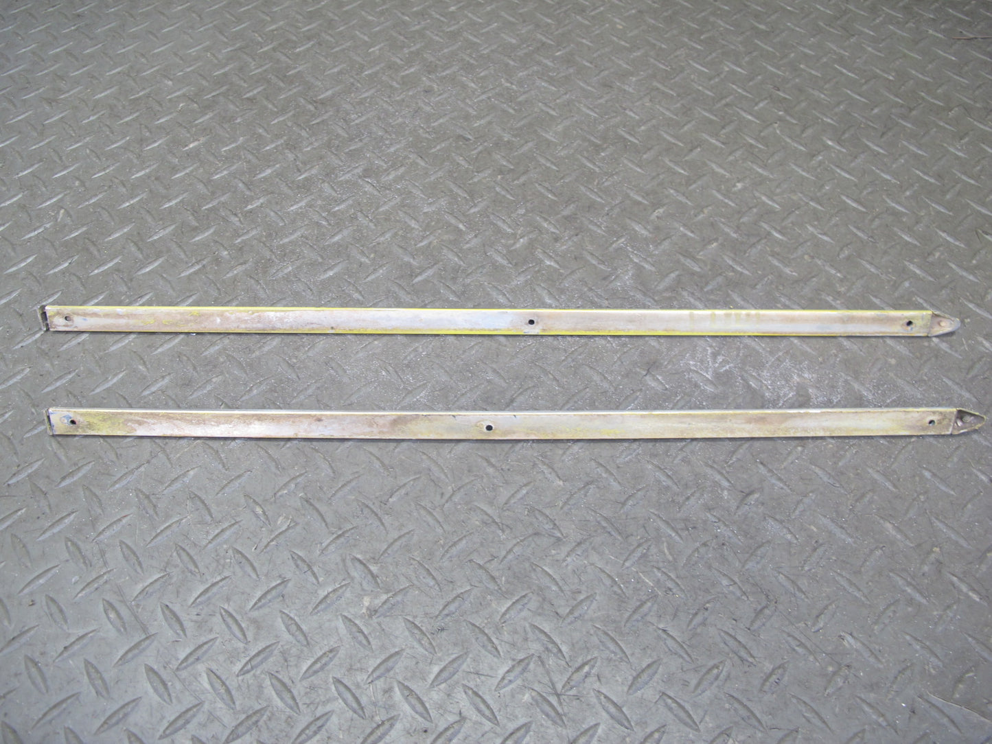 77-78 Datsun S30 280Z 2+2 Right Fender Door Quarter Chrome Trim Molding Set OEM