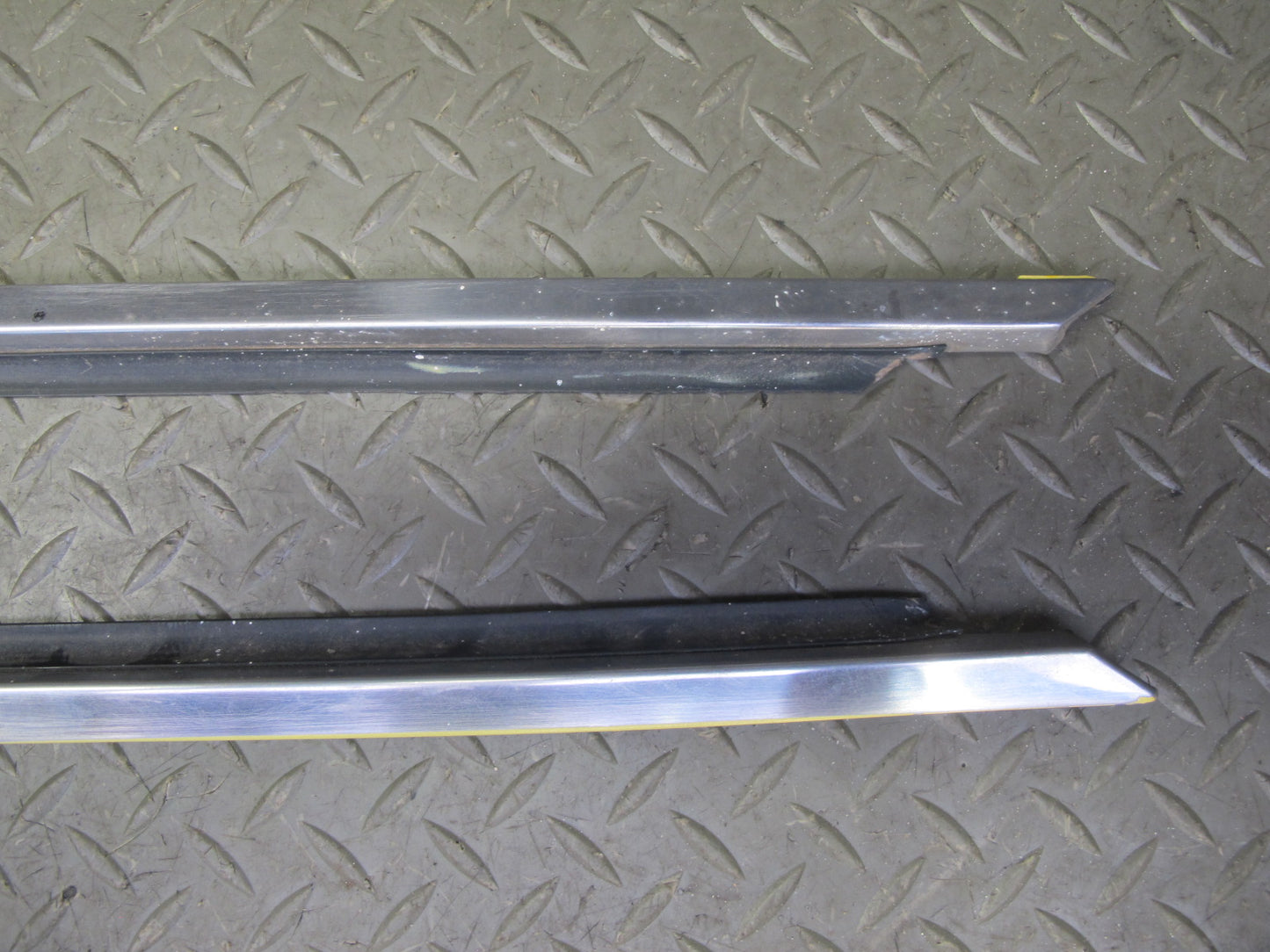 77-77 Datsun S30 280Z 2+2 Left & Right Door Weatherstrip Seal Molding Set OEM