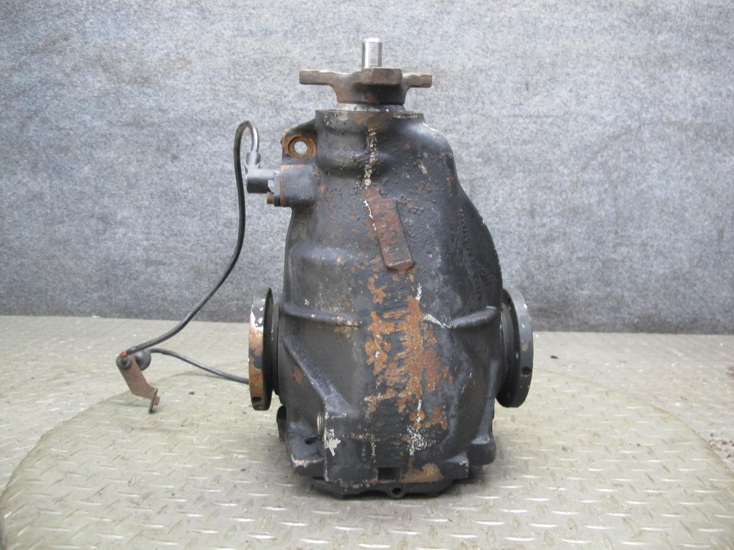 1995 Mercedes W124 E300D 3.0L Diesel Rear Differential Carrier 2.87 Ratio OEM