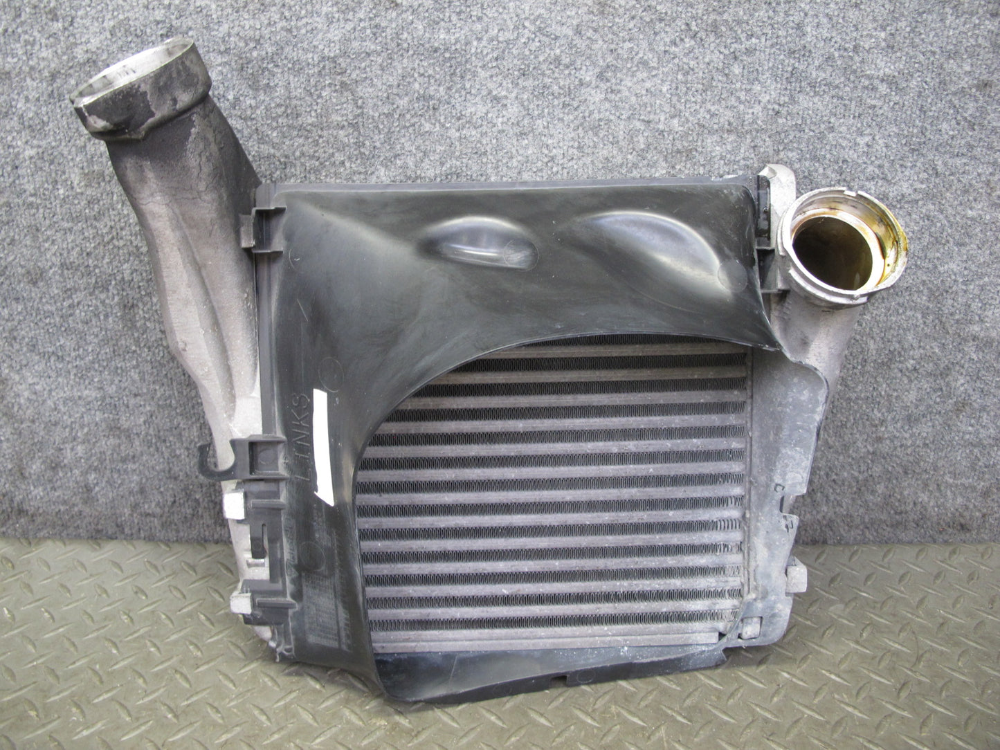 2011-2018 Porsche Cayenne 958 4.8L Turbo Left Side Intercooler Unit W/ Shroud