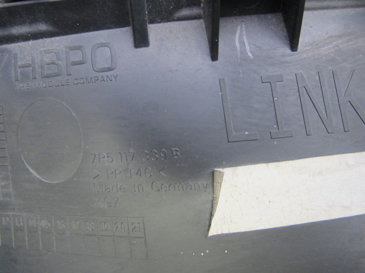 2011-2018 Porsche Cayenne 958 4.8L Turbo Left Side Intercooler Unit W/ Shroud